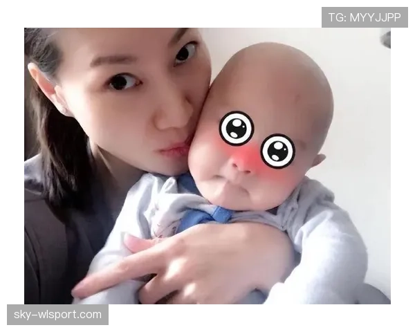 谢杏芳抱娃逛精品店，赛场女王摇身一变成接娃队长，戏太足了